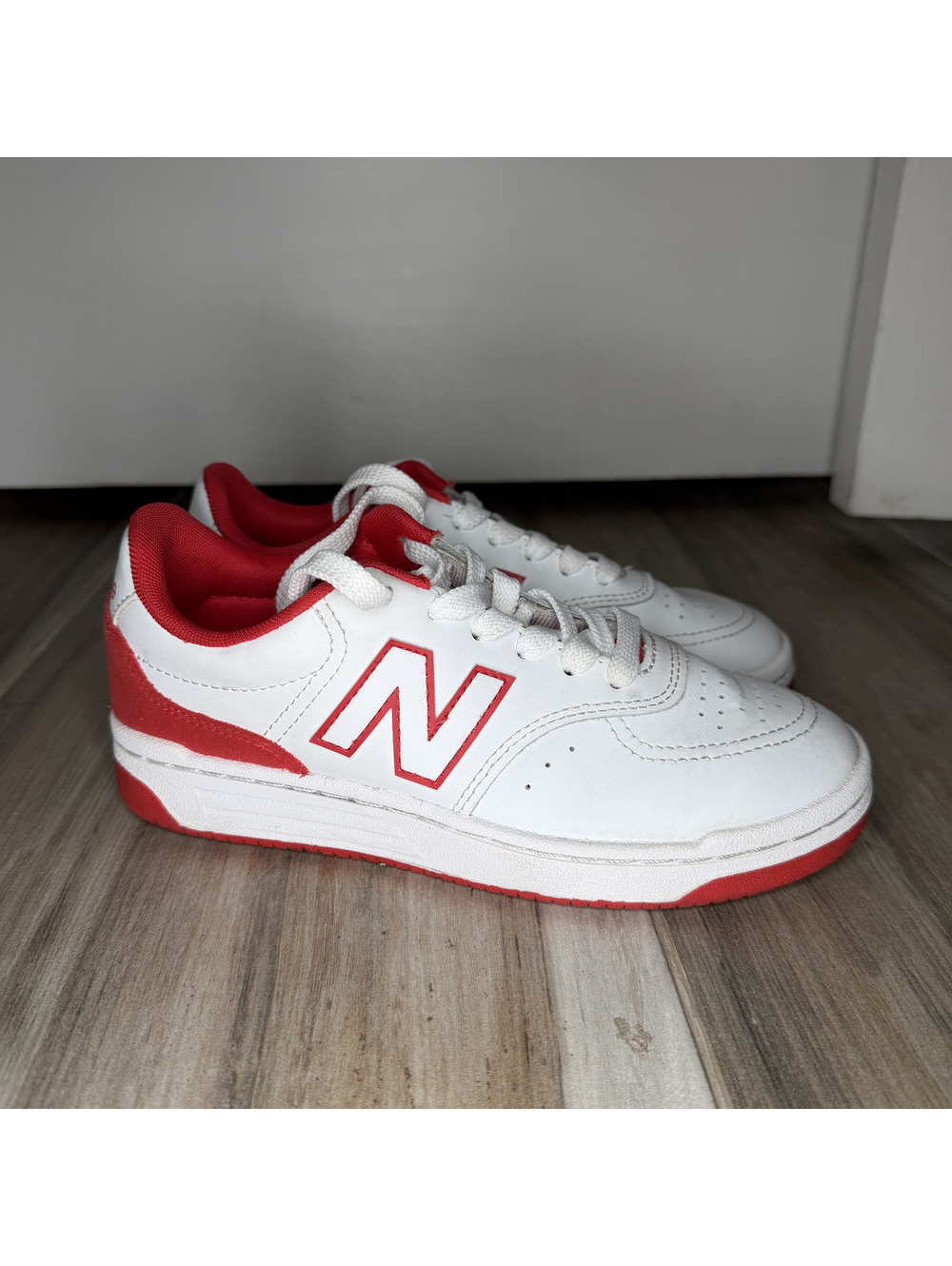 New Balance BB80 v1 Big Kids’ Lace-Up Sneakers, White/True Red Youth Sz 4 - Picture 4 of 9